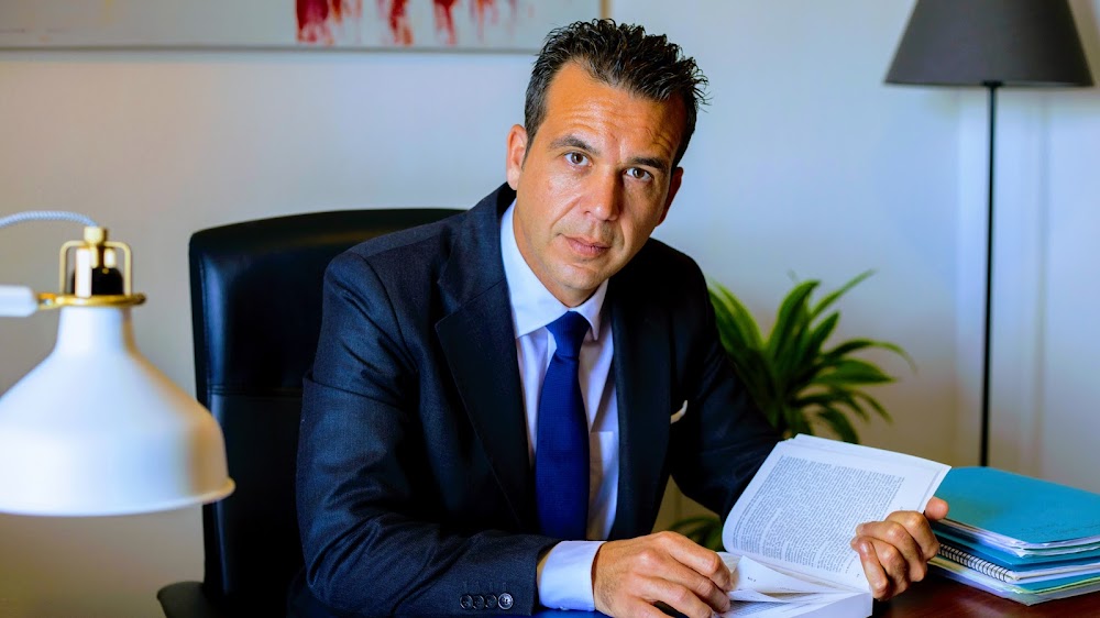 Paco Aguilera · Abogado